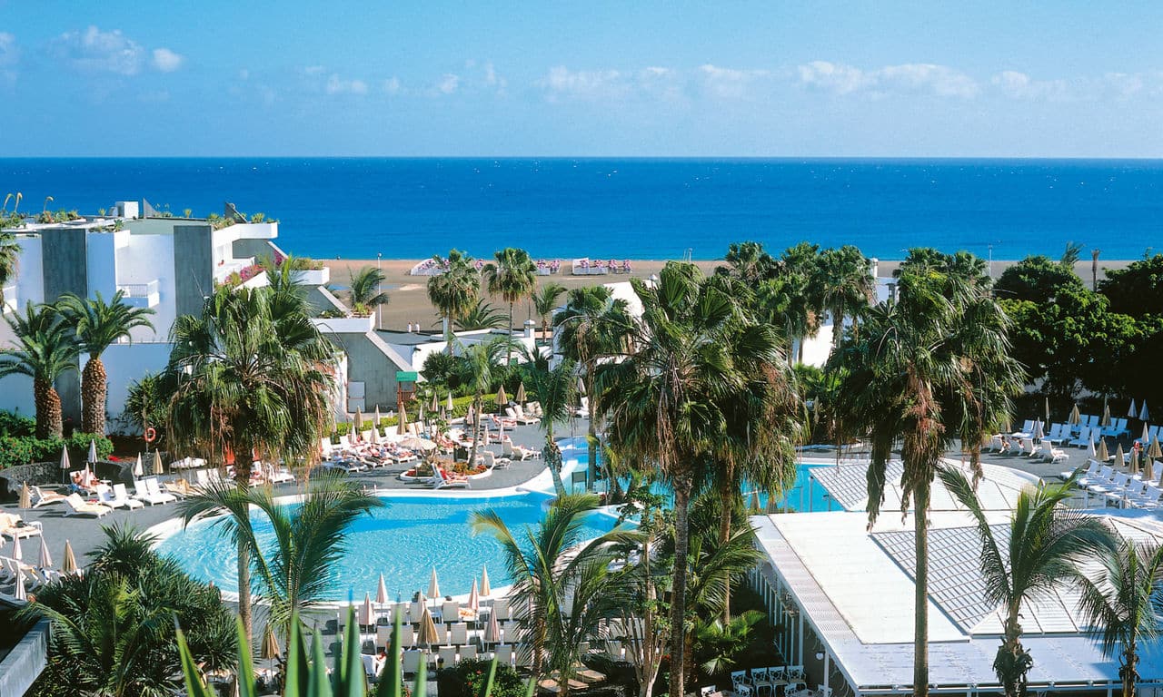 Lanzarote puerto del carmen - hotel Riu Paraiso Lanzarote Resort - Pool und meerblick